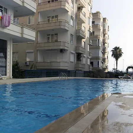 Mahmutlar Ak Apartmán