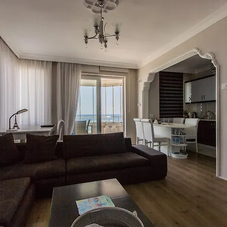 Mahmutlar Ak Apartmán *